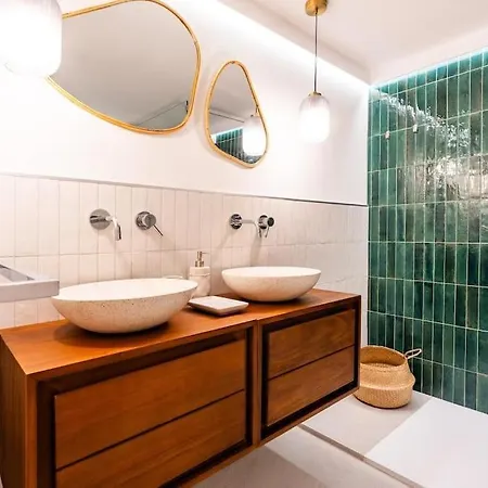 Nel Blu Dipinto Di Blu * Simius